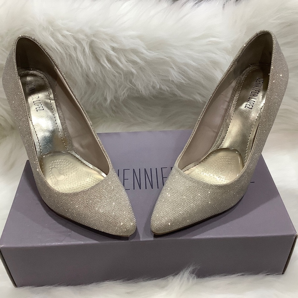Jennifer Lopez Esla Gold Metallic Pumps Like New!